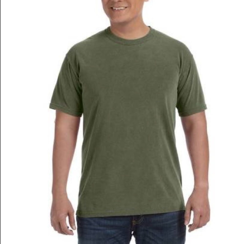Comfort colors tee shirt 
size medium